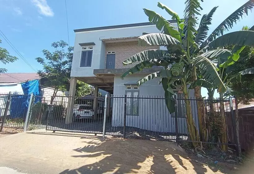 Hotelli Oyo 93400 Pondok Tawing Rumbih