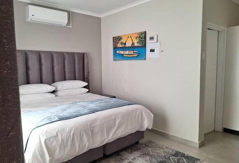 هتل Tree Tops Game Resort