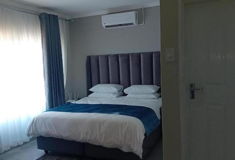 هتل Tree Tops Game Resort