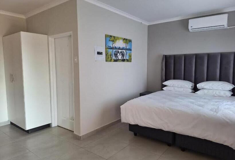 هتل Tree Tops Game Resort