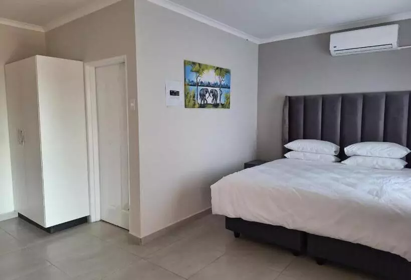 هتل Tree Tops Game Resort