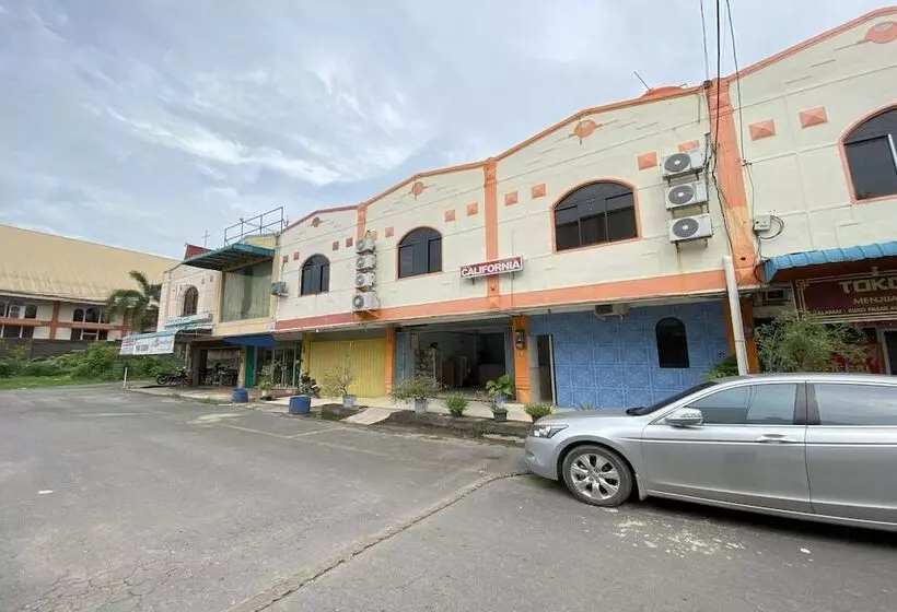 Hotelli California Mitra Reddoorz