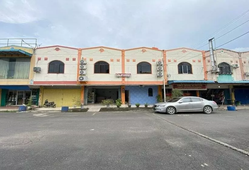 Hotelli California Mitra Reddoorz