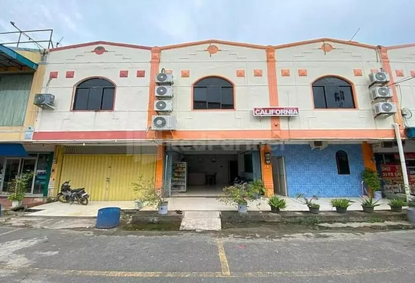 Hotelli California Mitra Reddoorz