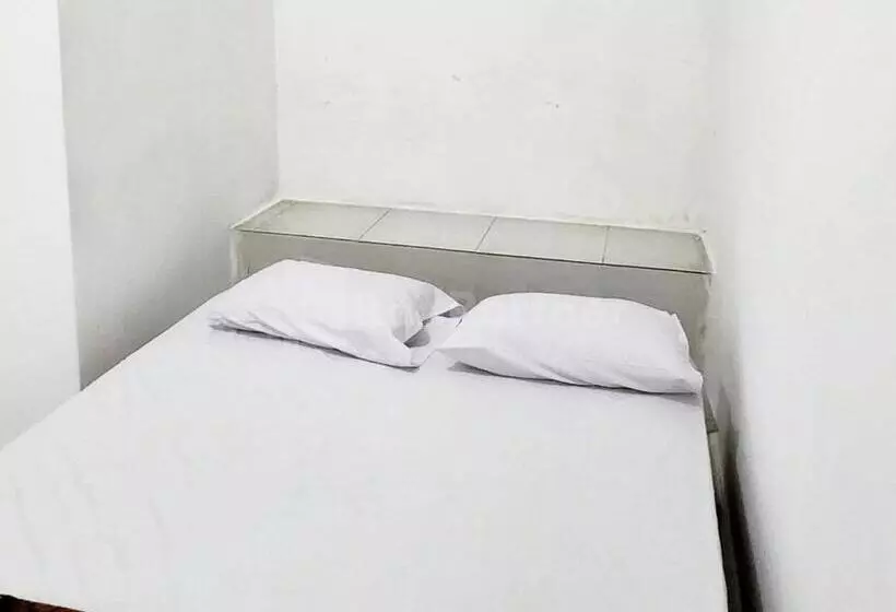 Hotelli California Mitra Reddoorz