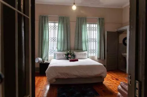 ペンション Mila’s Guest Lodge