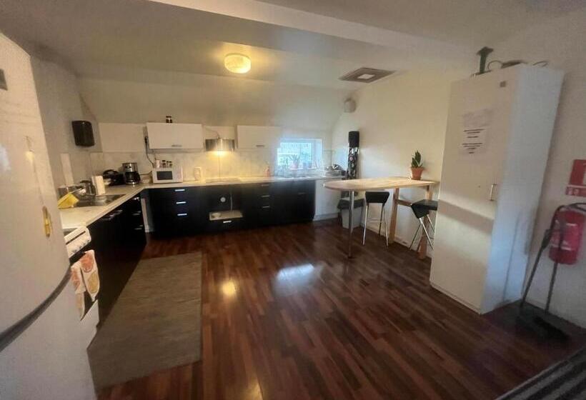 הוסטל Cilla Och Smillas Ab