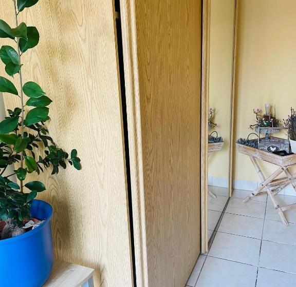 فندق صغير Restaurant Seeblick Direkt Am Schweriner See