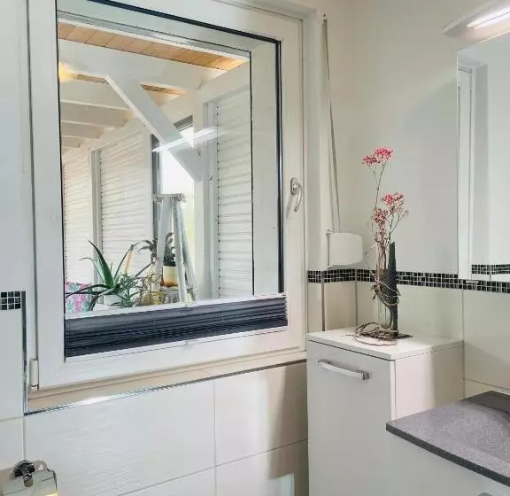 Retkeilymaja Restaurant Seeblick Direkt Am Schweriner See