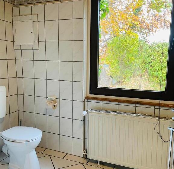 فندق صغير Restaurant Seeblick Direkt Am Schweriner See