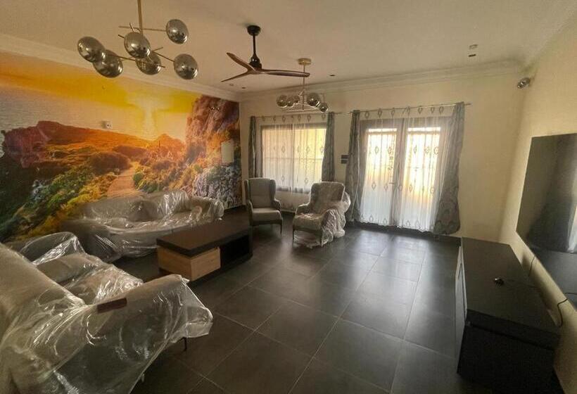 تختخواب و صبحانه Furnished House Of Véranda Groupe