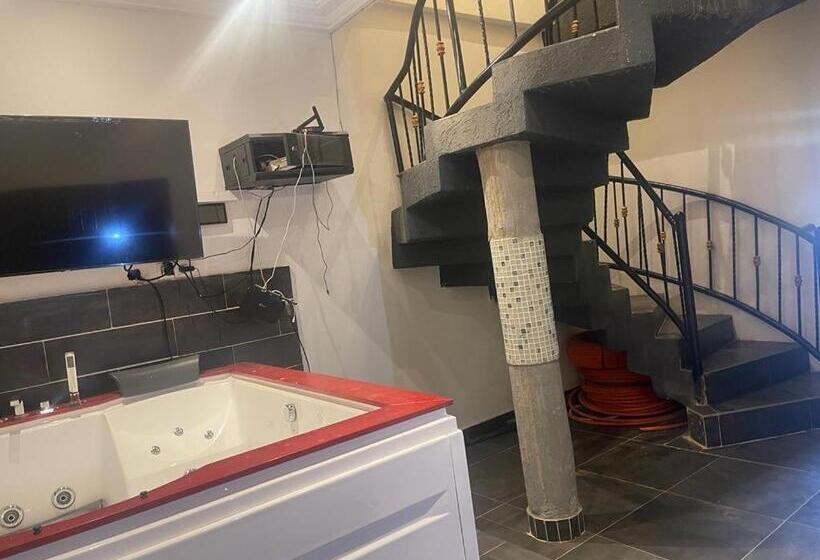 تختخواب و صبحانه Furnished House Of Véranda Groupe