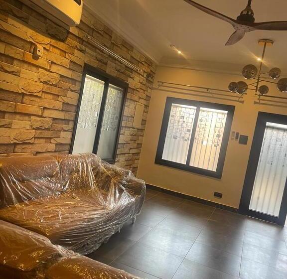 تختخواب و صبحانه Furnished House Of Véranda Groupe