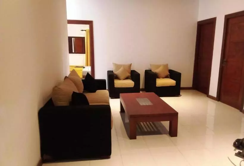 تختخواب و صبحانه Urban Deck