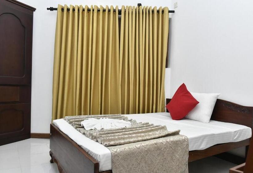 تختخواب و صبحانه Urban Deck