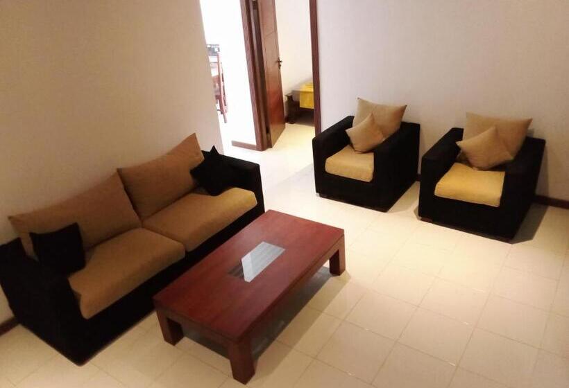 تختخواب و صبحانه Urban Deck