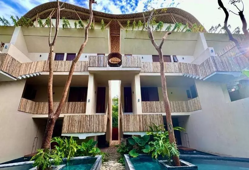Condohotel Tsonot, En Lúum Zamá