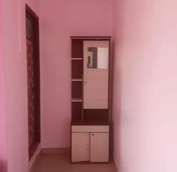 Hostel Nomadics