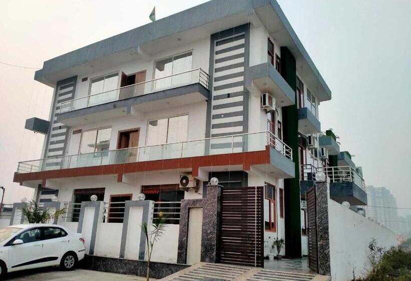 Collection O Hotel Galaxy Inn