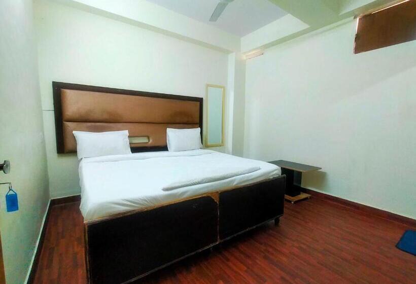 Collection O Hotel Galaxy Inn