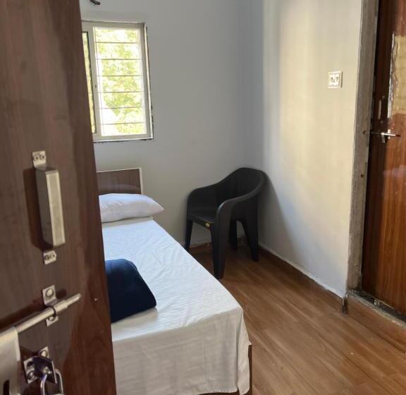 هتل Lotus Lodge And Guest House