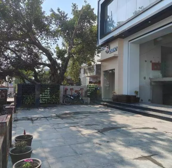 ホテル Ramsewka Residency