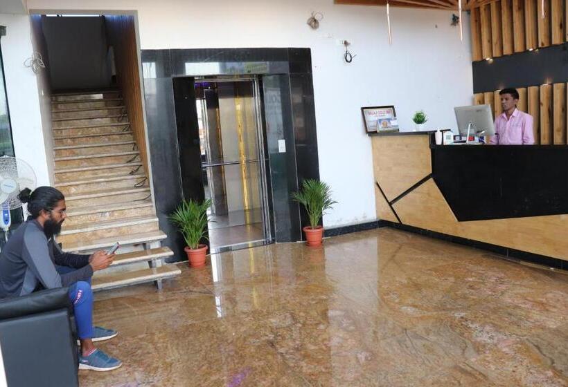 هتل Staymaker Balaji Gold Inn