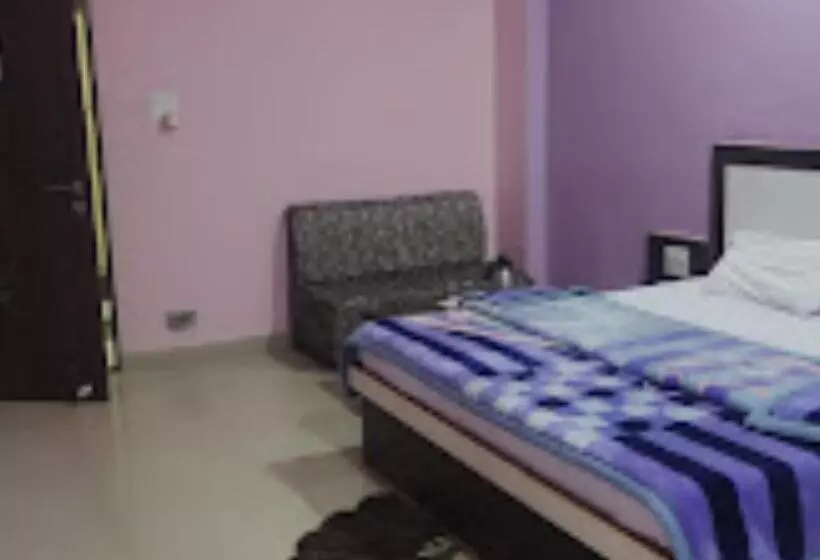 ホテル Yash Palace & Ok Veg Resturant Maihar