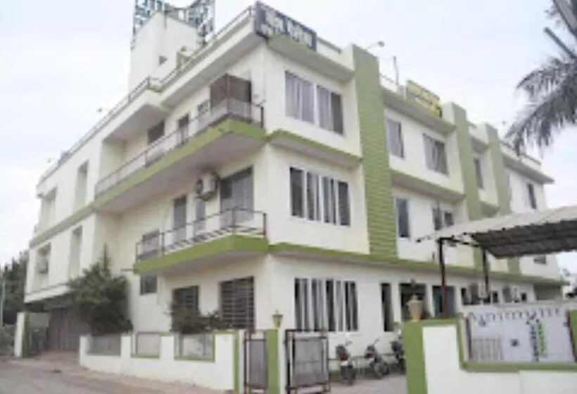 ホテル Yash Palace & Ok Veg Resturant Maihar