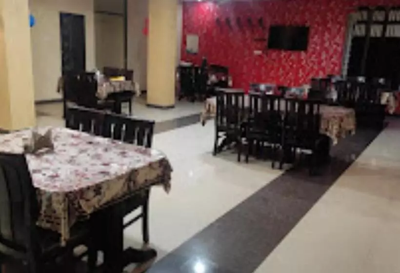 ホテル Yash Palace & Ok Veg Resturant Maihar