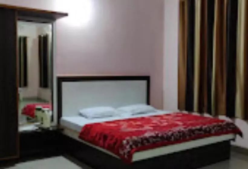 ホテル Yash Palace & Ok Veg Resturant Maihar