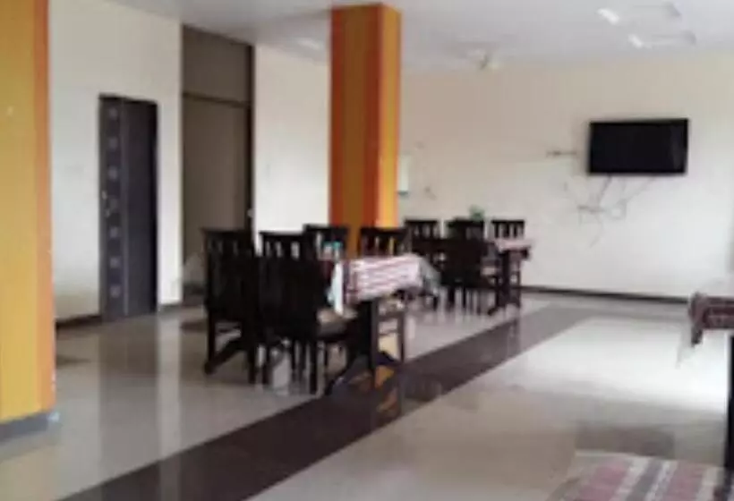 ホテル Yash Palace & Ok Veg Resturant Maihar