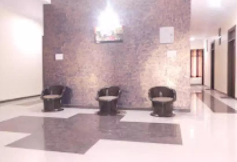 ホテル Yash Palace & Ok Veg Resturant Maihar