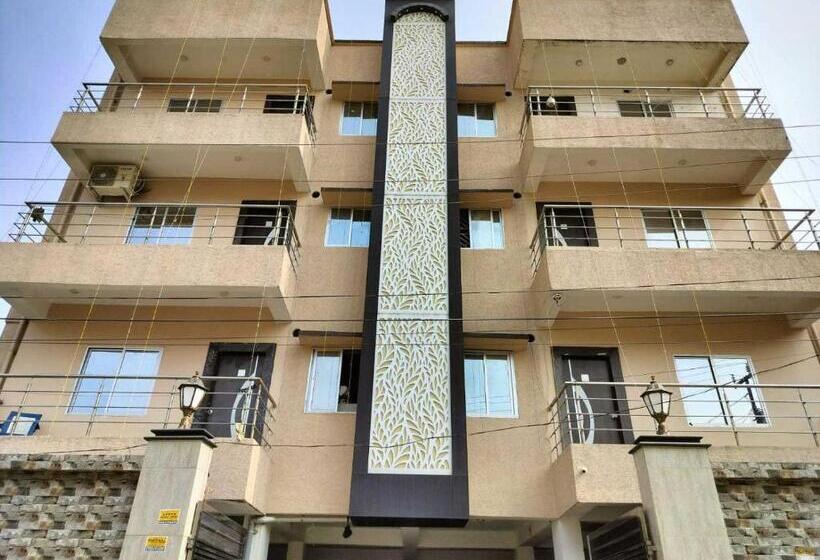 Oyo 8201 Hotel Jamuna Enclave