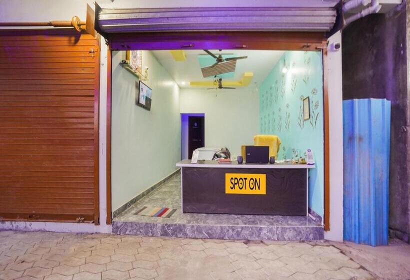 Spot On Hotel Royal Stay