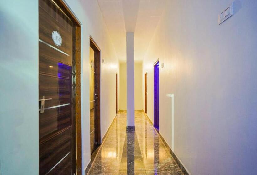 Spot On Hotel Royal Stay