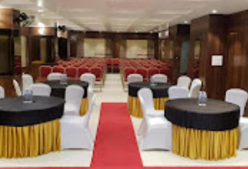 旅馆 Marvel Inn Shirur