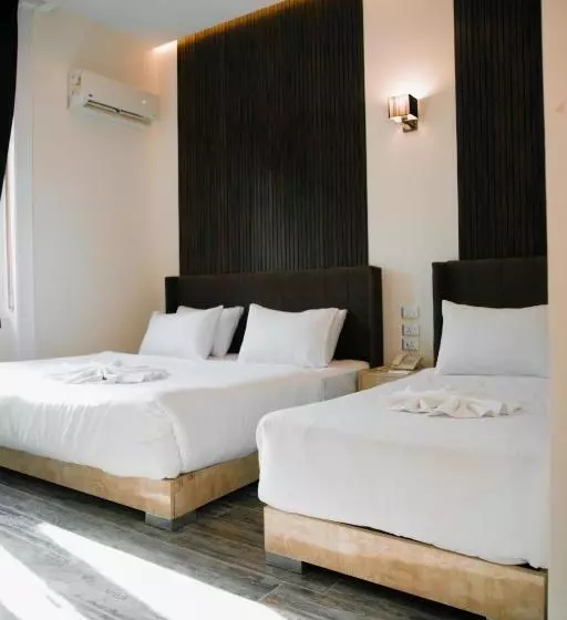 هاستل Tourist Palace