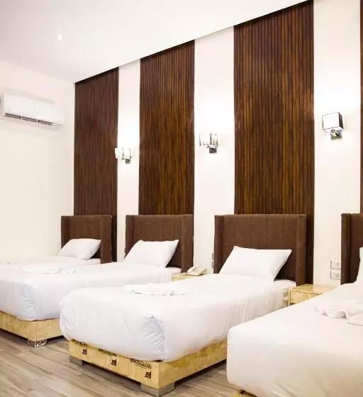 هاستل Tourist Palace