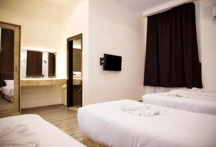 هاستل Tourist Palace