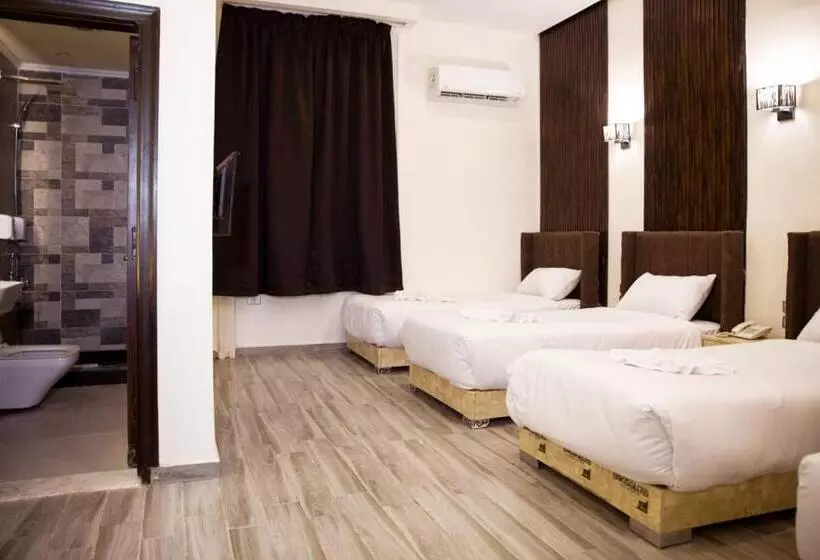 هاستل Tourist Palace