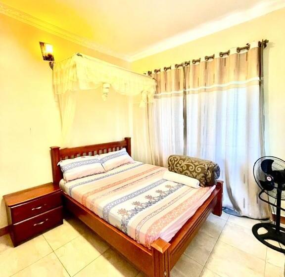 تختخواب و صبحانه Jinja Pool Apartments