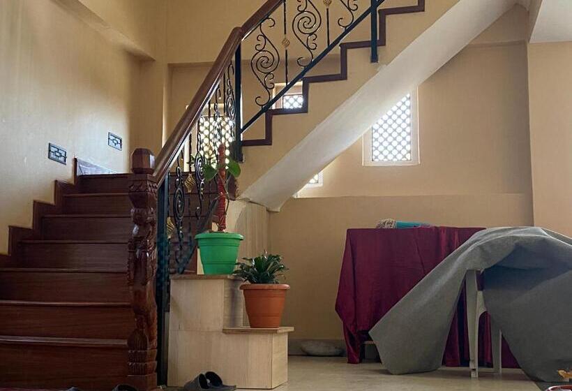 تختخواب و صبحانه Sushil’s Guesthouse