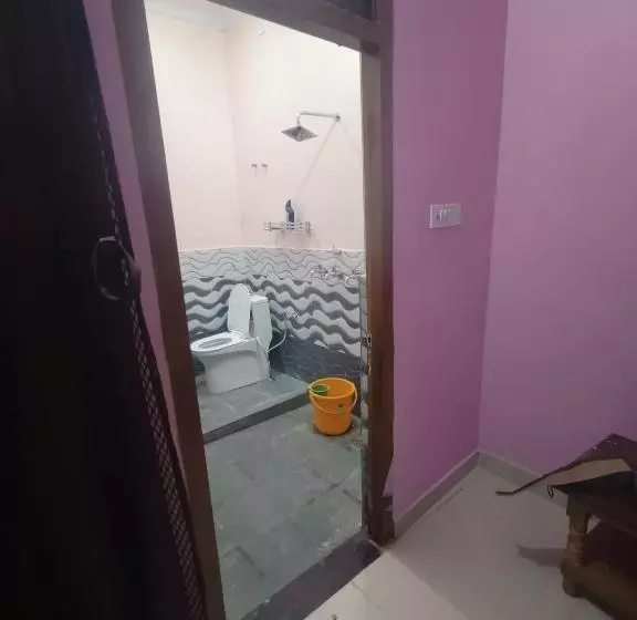 Divine Inn Hotel And Guest House