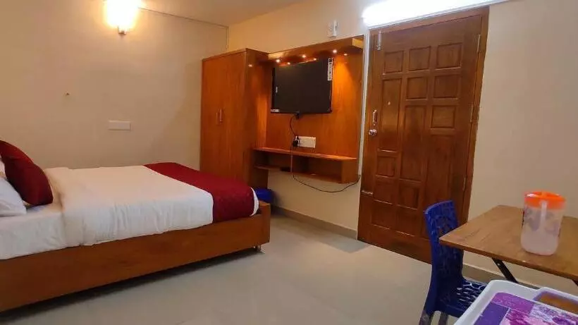 ホテル Super Collection O Velu Residency