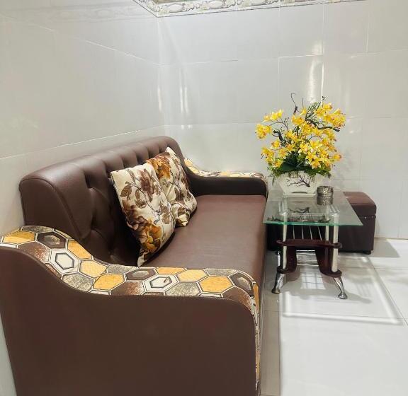 هتل Nhà Nghỉ Trung Hiếu 1