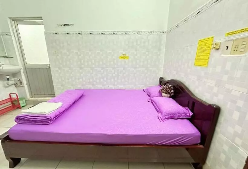هتل Nhà Nghỉ Trung Hiếu 1