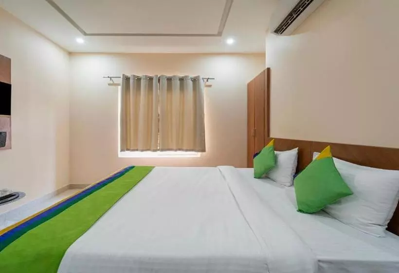 ホテル Treebo Raj Palace