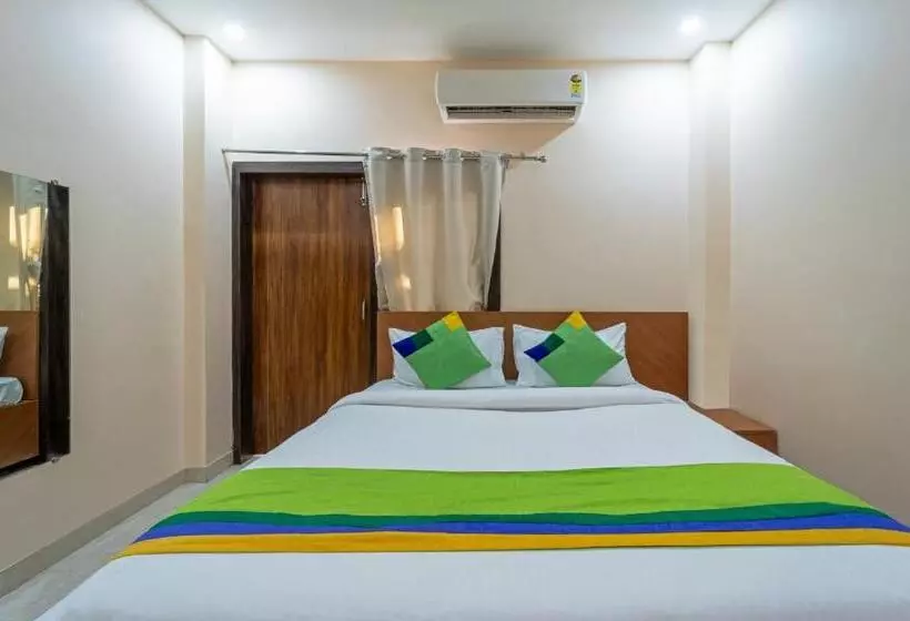 ホテル Treebo Raj Palace