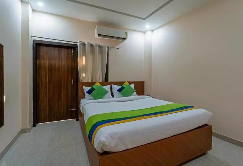 ホテル Treebo Raj Palace